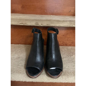 UGG Black Open Toe Heels Women's Size 7